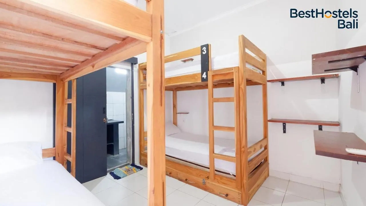 Surfers House Berawa 0*, Canggu (Bali)